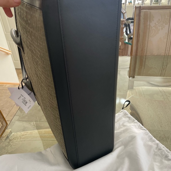 Balmain - Picture 4 of 7